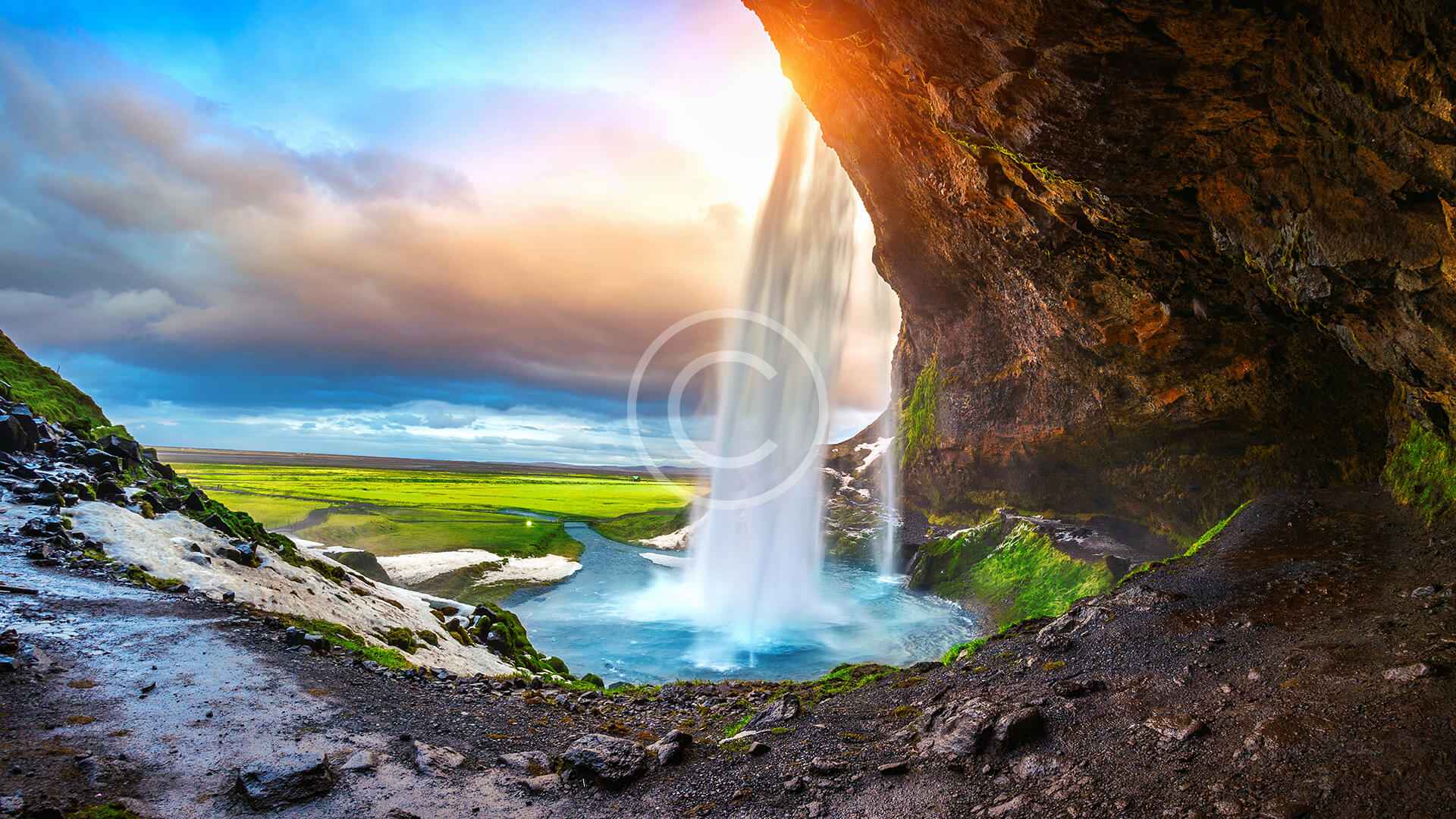 Seljalandsfoss waterfall